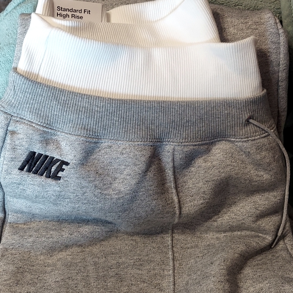Nike high rise sweat pants